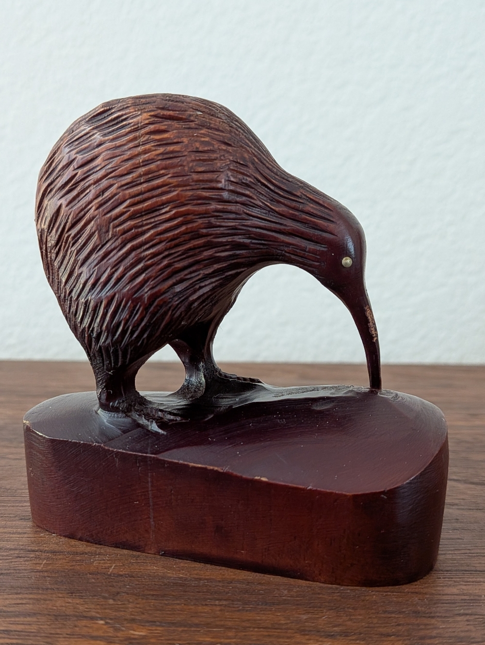 Vintage Hand Carved Wooden Kiwi Bird w/ Brass Eyes Tawa, New Zealand 3.75 in - Picture 2 of 12